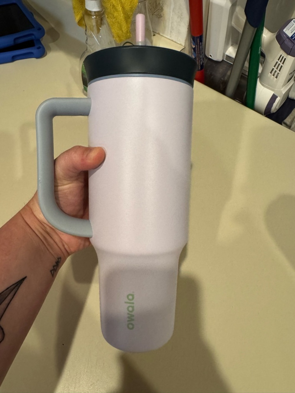 SOLD***Owala Dining 40 oz Tumbler